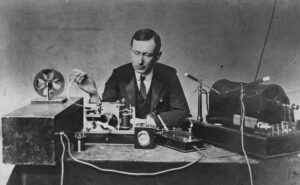 Guglielmo-Marconi-radio-waves